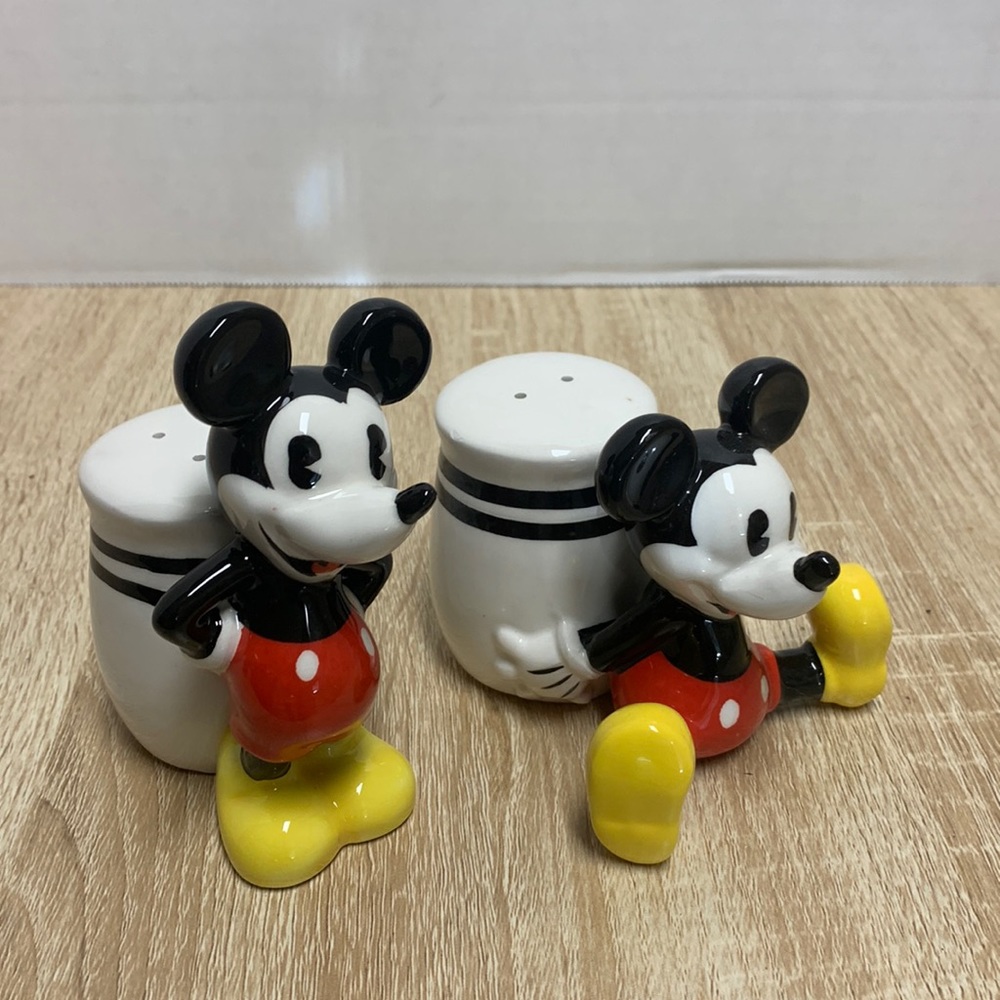 Gibson/Disney Pie Eyed Mickey Salt & Pepper Shakers